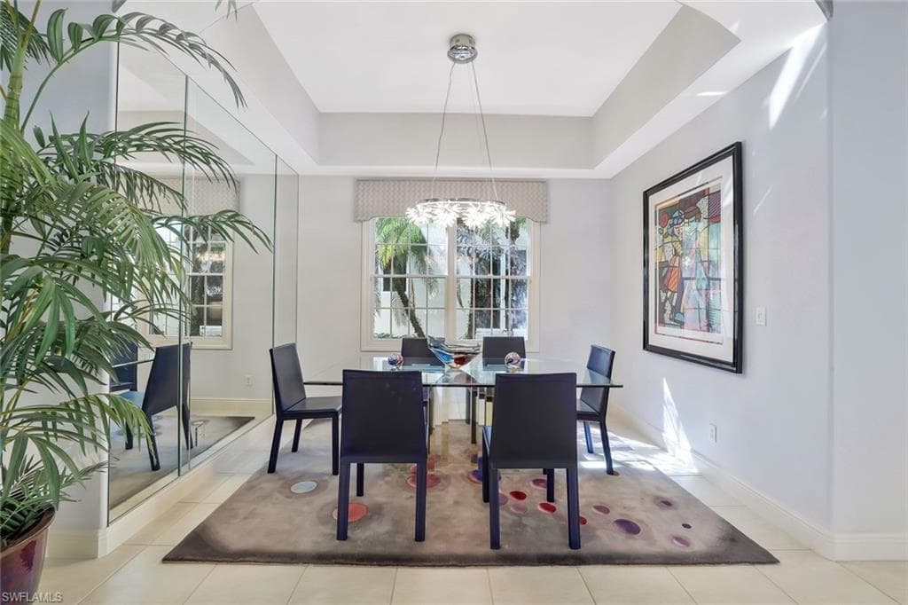 910 Villa Florenza Dr, Naples, FL 34119-8