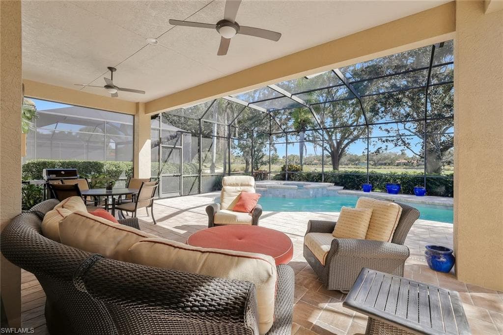 910 Villa Florenza Dr, Naples, FL 34119-19