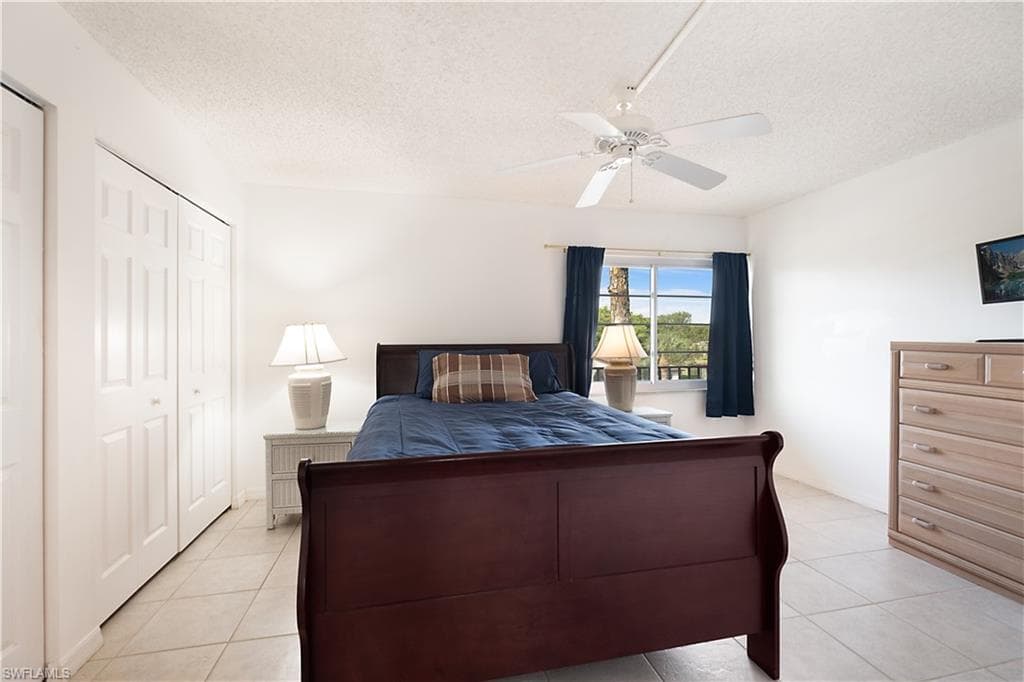 1086 Forest Lakes Dr 9305, Naples, FL 34105-8