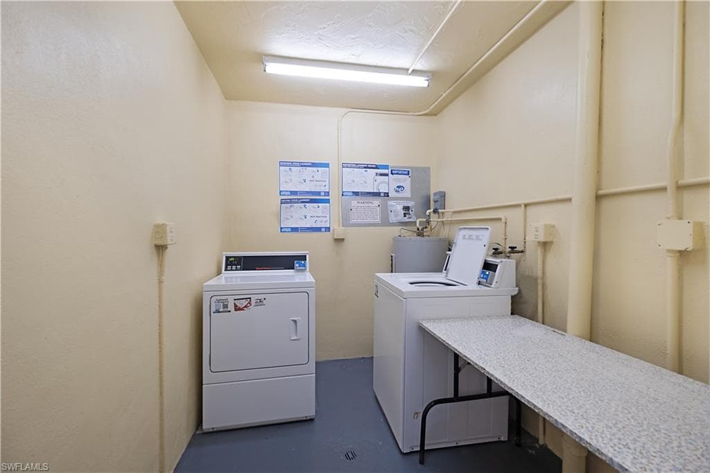 1086 Forest Lakes Dr 9305, Naples, FL 34105-12