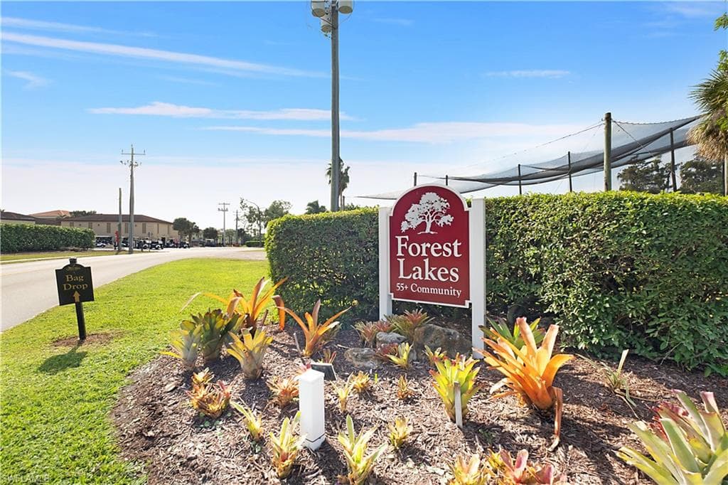 1086 Forest Lakes Dr 9305, Naples, FL 34105-13