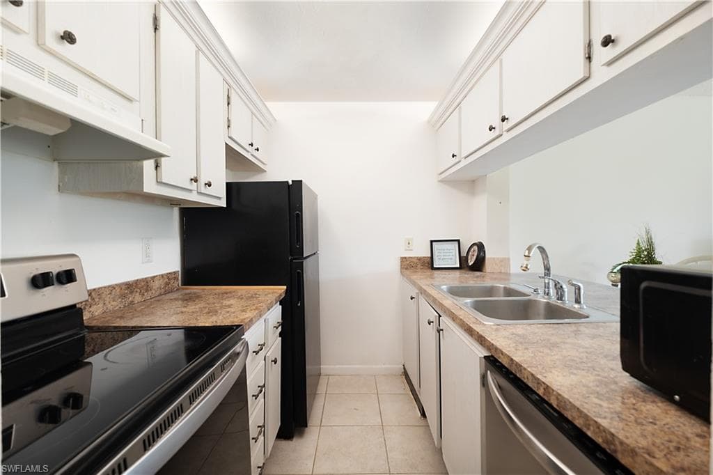 1086 Forest Lakes Dr 9305, Naples, FL 34105-7