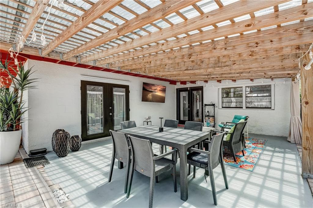 2656 Shriver Dr, Fort Myers, FL 33901-26