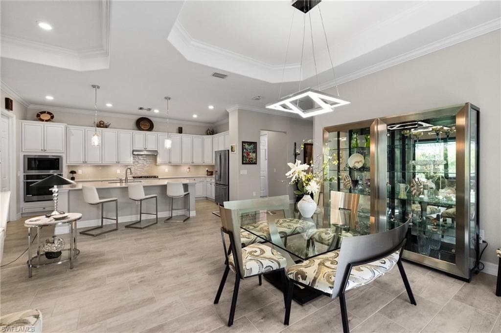 1819 Mustique St, Naples, FL 34120-8