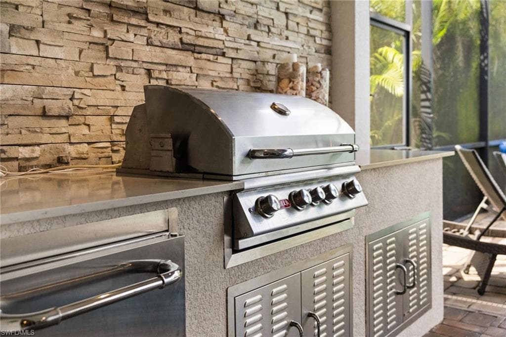 1819 Mustique St, Naples, FL 34120-31