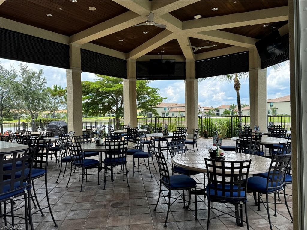 1819 Mustique St, Naples, FL 34120-40