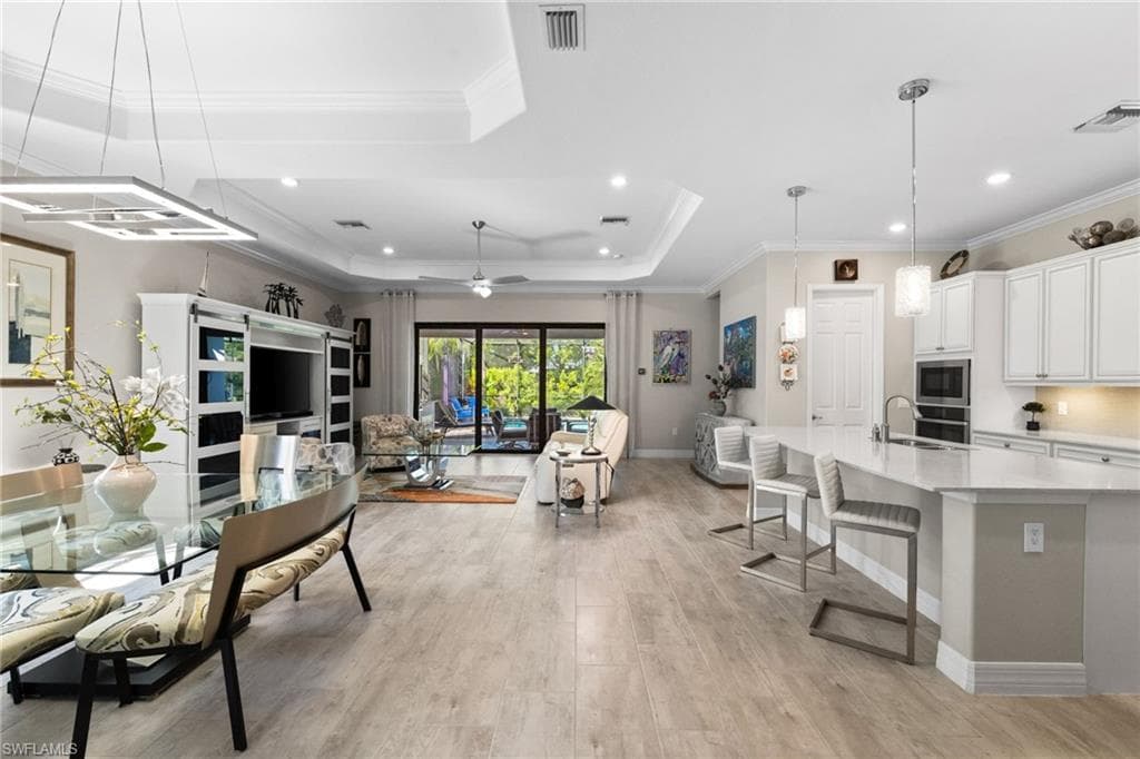 1819 Mustique St, Naples, FL 34120-7