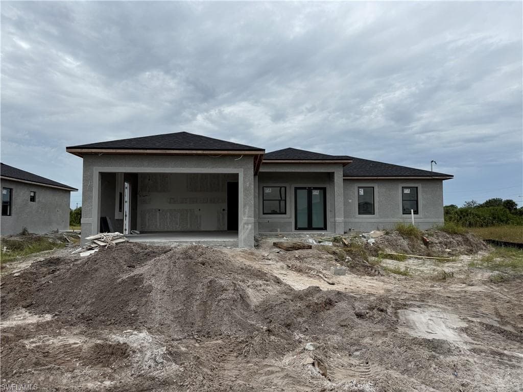 914 Manresa Ave S, Lehigh Acres, FL 33974-1