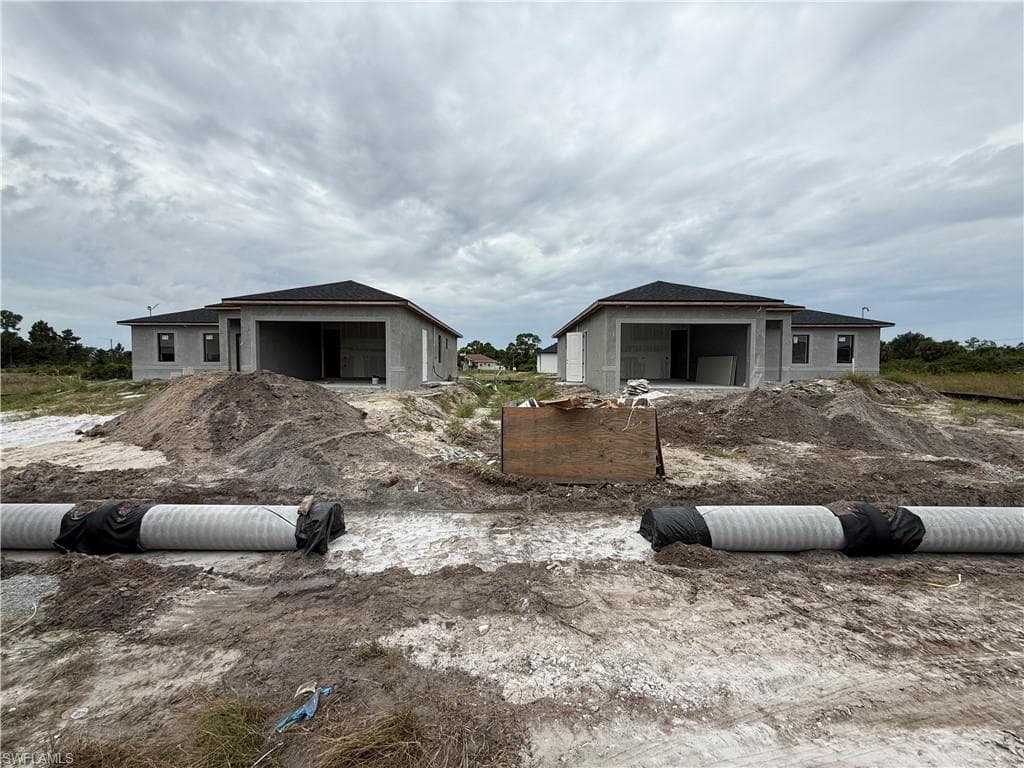 914 Manresa Ave S, Lehigh Acres, FL 33974-2