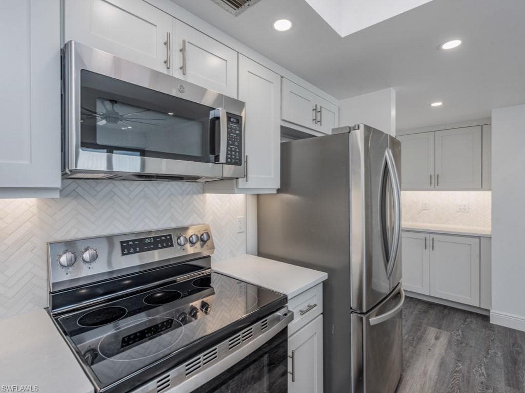 180 Seaview Ct 1209, Marco Island, FL 34145-17