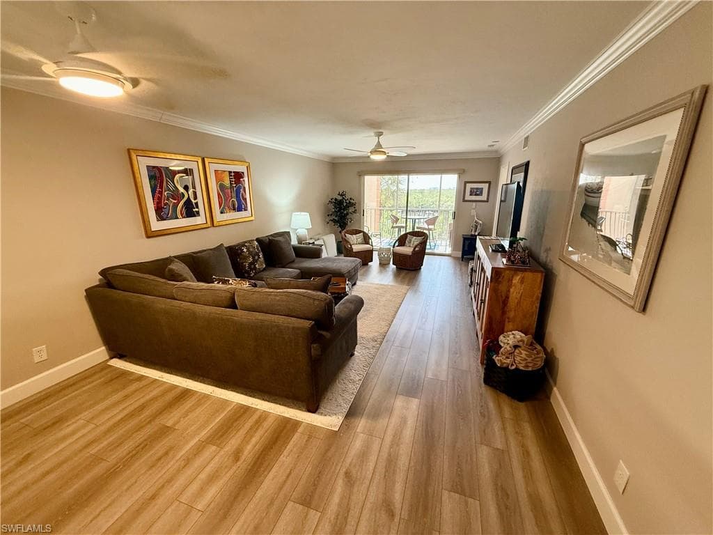 300 Horse Creek Dr 307, Naples, FL 34110-8