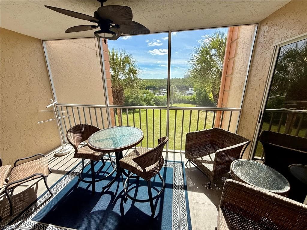 300 Horse Creek Dr 307, Naples, FL 34110-21