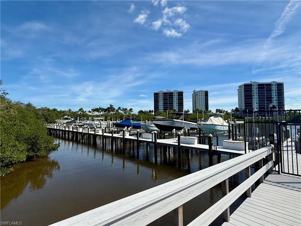 300 Horse Creek Dr 307, Naples, FL 34110-27