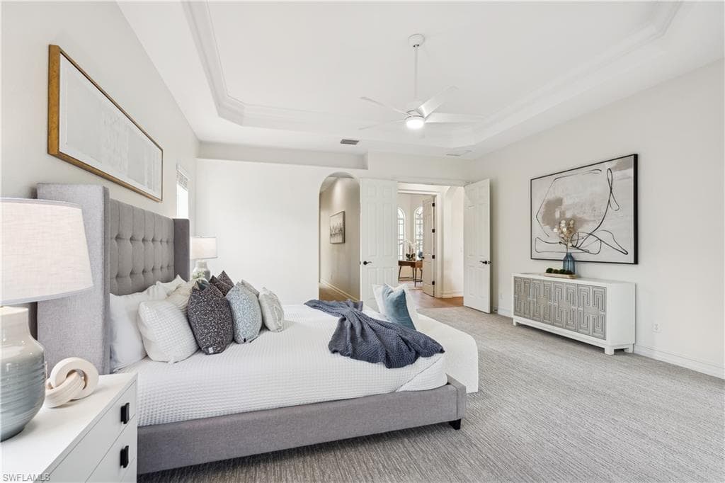 677 5th Ave N, Naples, FL 34102-15