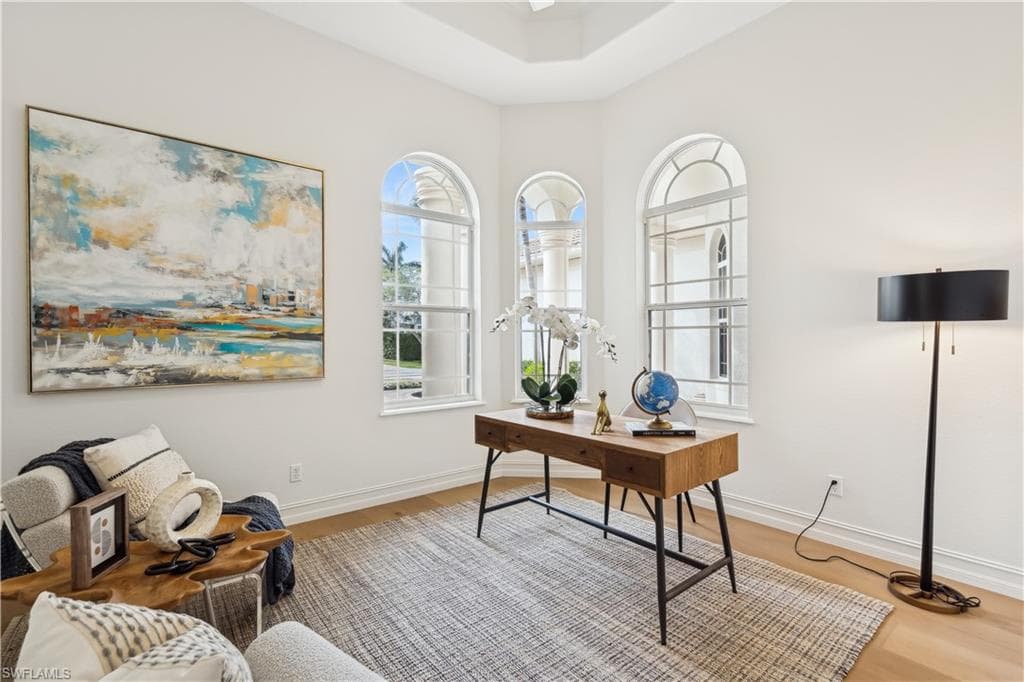 677 5th Ave N, Naples, FL 34102-21