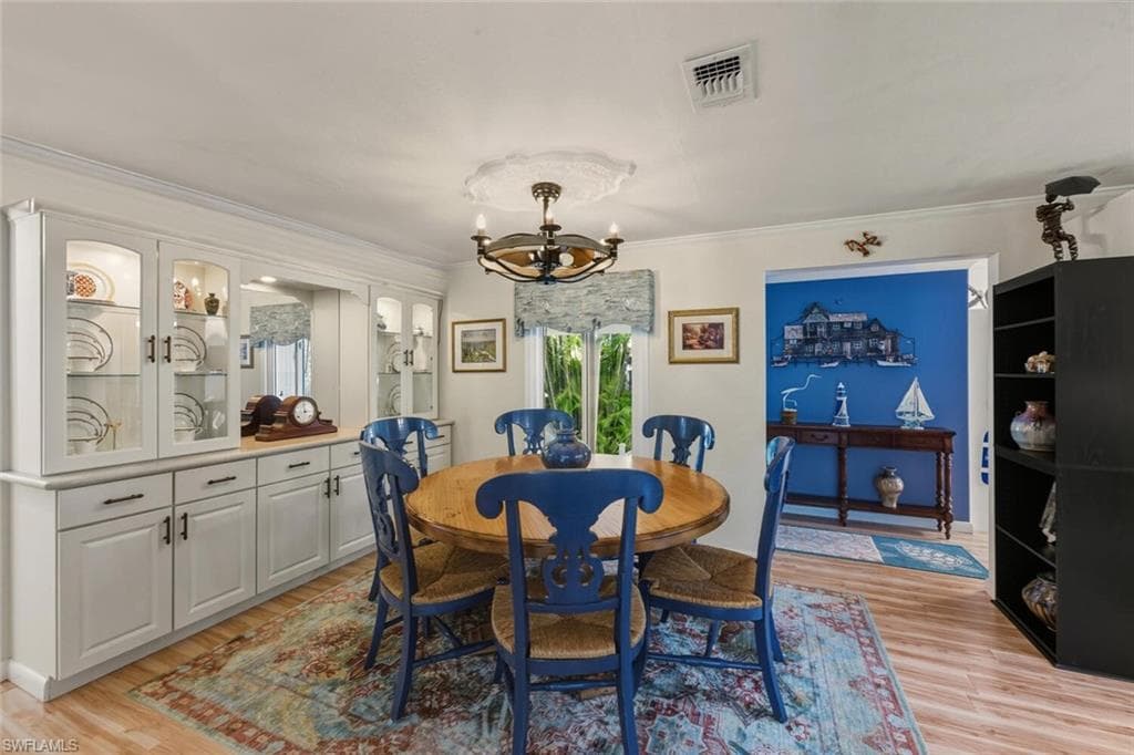 542 Charlemagne Blvd, Naples, FL 34112-11