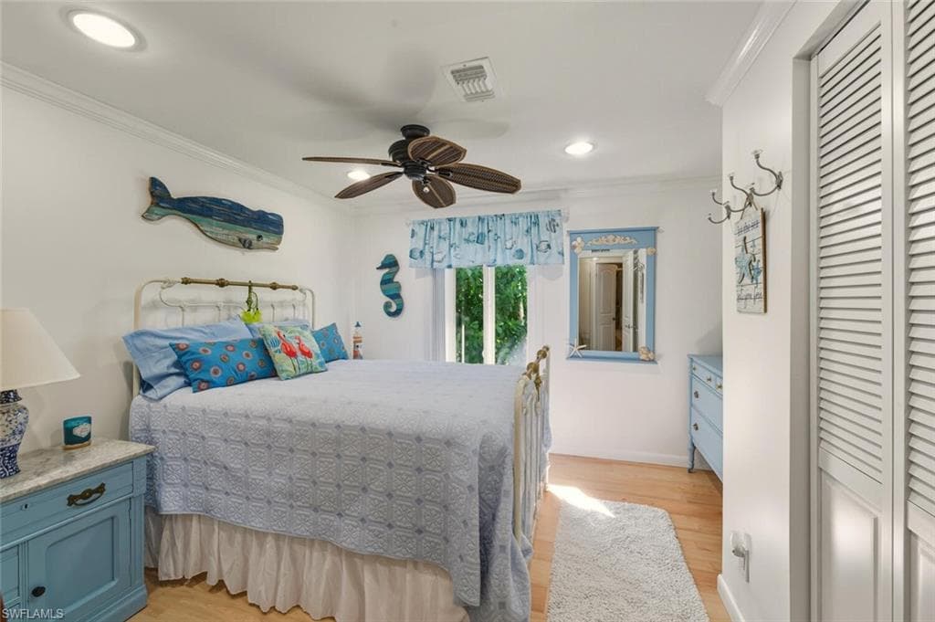 542 Charlemagne Blvd, Naples, FL 34112-15