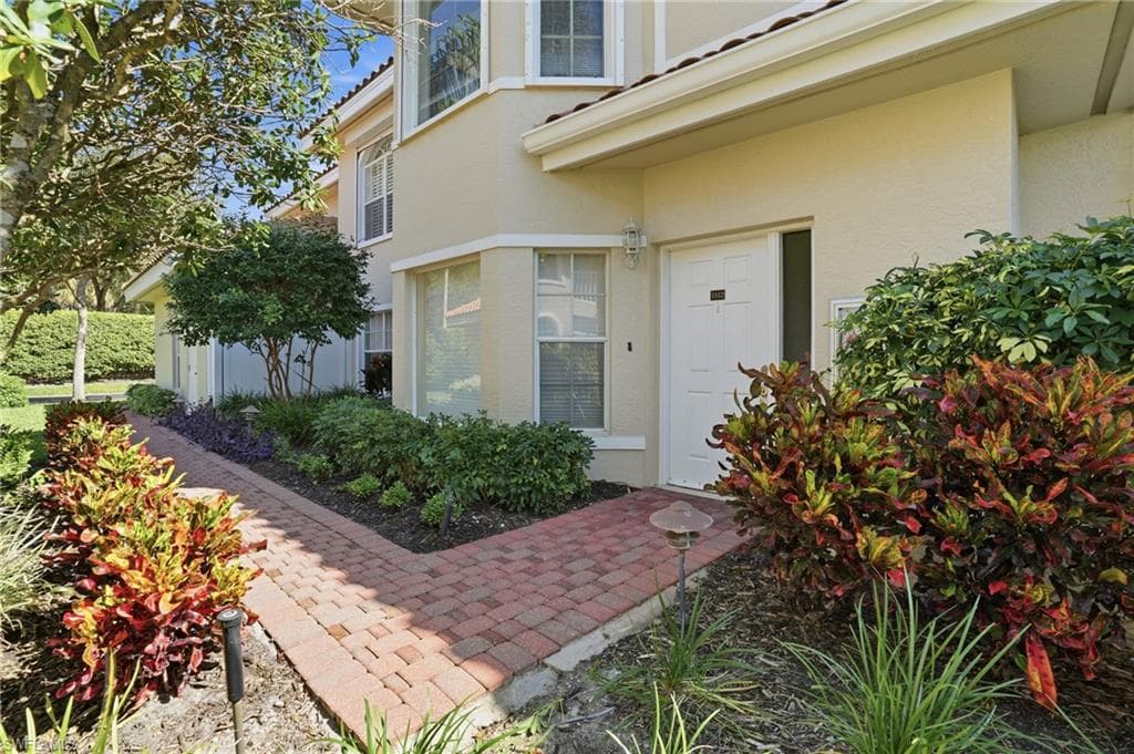 8471 Abbington Cir 1112, Naples, FL 34108-4