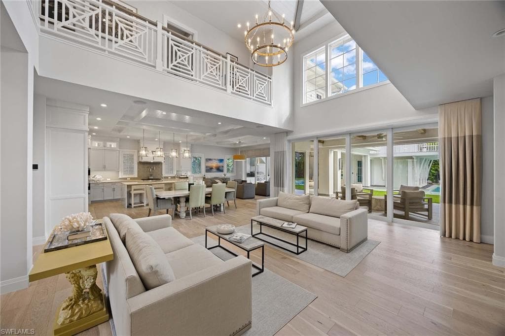 730 9th Ave S, Naples, FL 34102-10