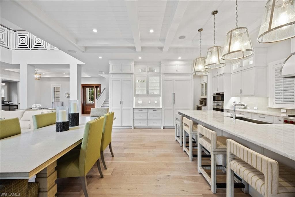 730 9th Ave S, Naples, FL 34102-16