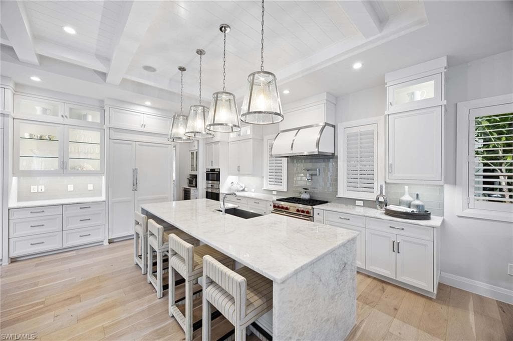 730 9th Ave S, Naples, FL 34102-17