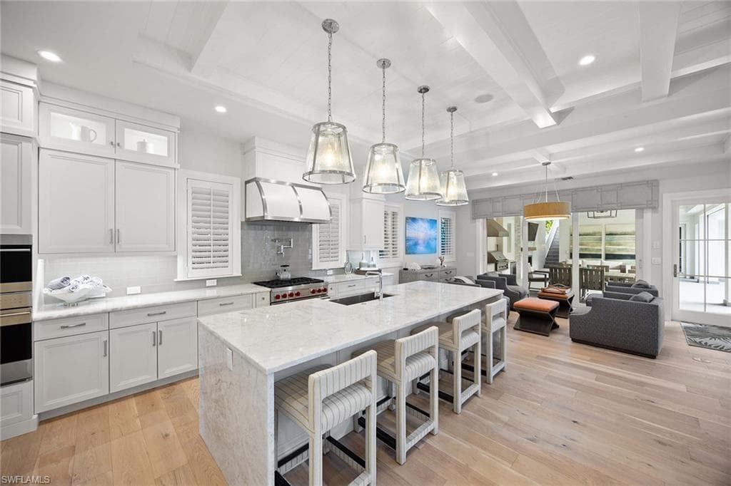 730 9th Ave S, Naples, FL 34102-19