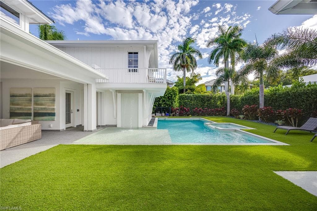 730 9th Ave S, Naples, FL 34102-28