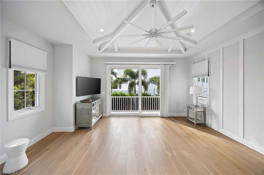 730 9th Ave S, Naples, FL 34102-36