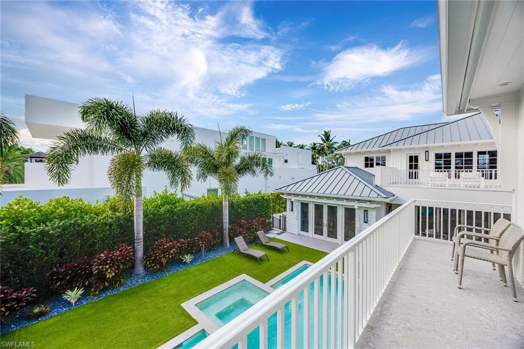 730 9th Ave S, Naples, FL 34102-37