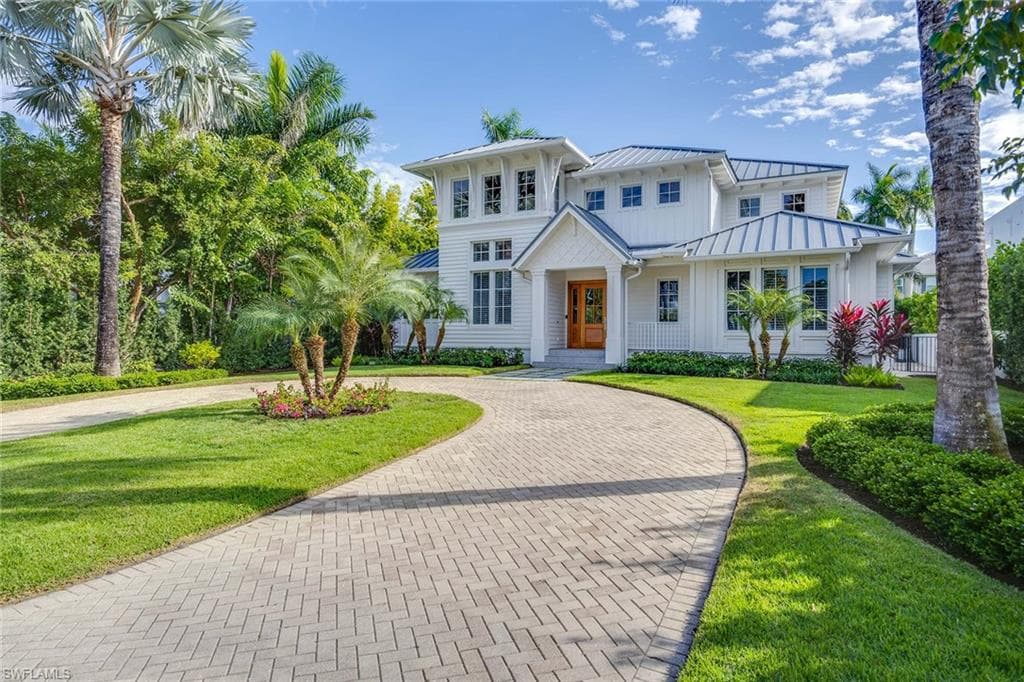 730 9th Ave S, Naples, FL 34102-2