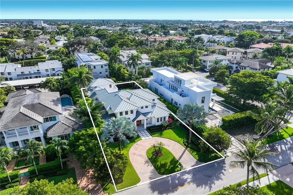 730 9th Ave S, Naples, FL 34102-49