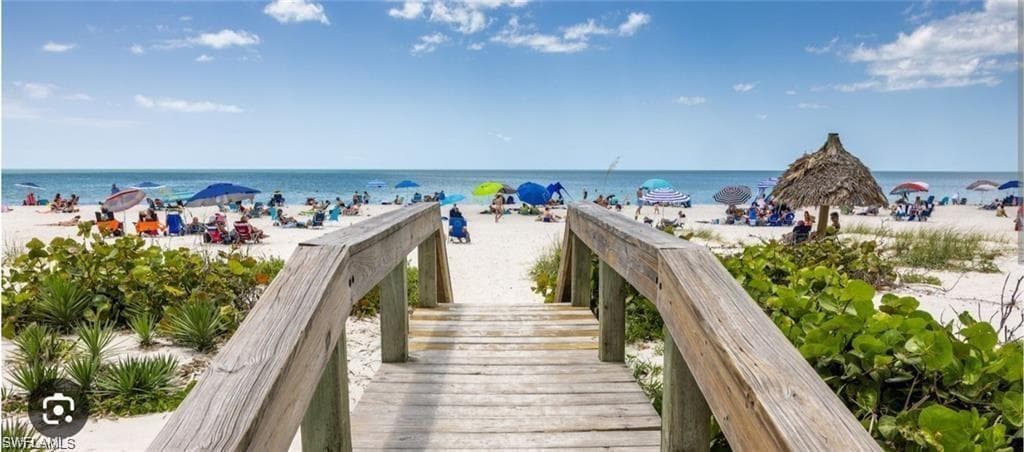 4613 Bayshore Dr B8, Naples, FL 34112-16