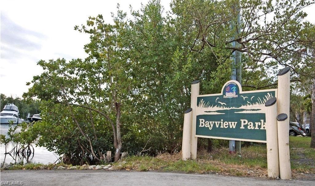 4613 Bayshore Dr B8, Naples, FL 34112-19