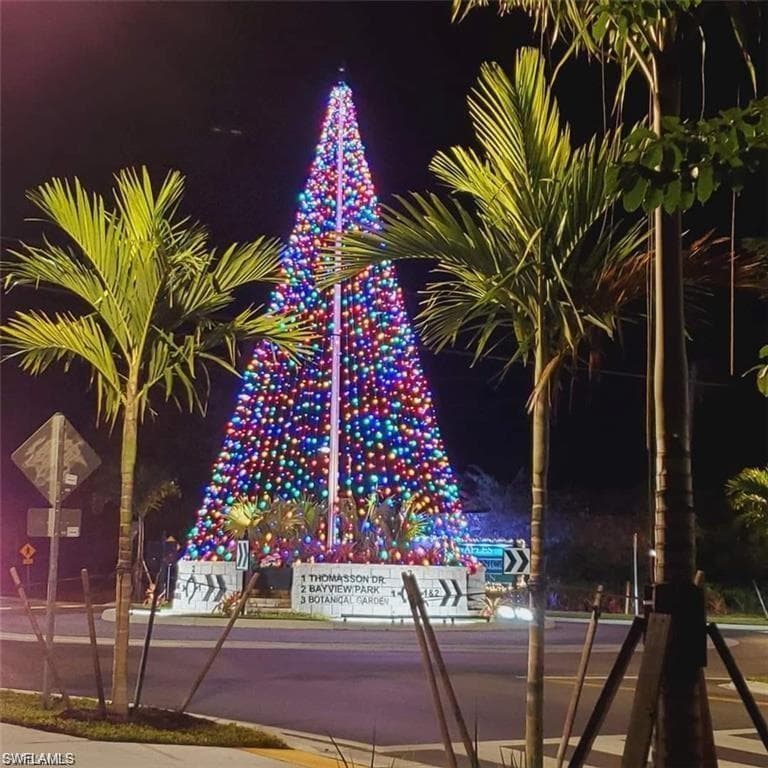 4613 Bayshore Dr B8, Naples, FL 34112-22