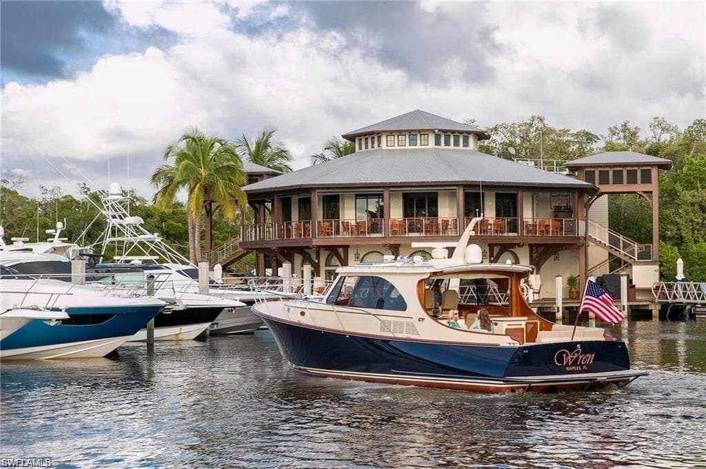 4613 Bayshore Dr B8, Naples, FL 34112-23