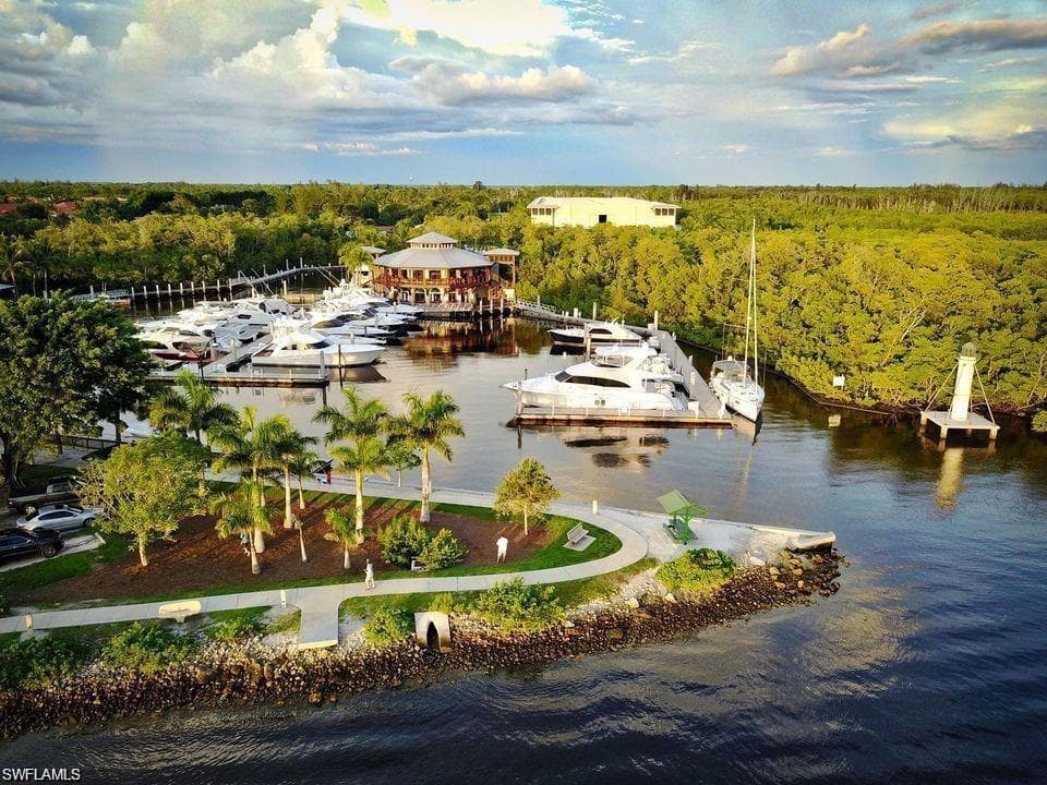 4613 Bayshore Dr B8, Naples, FL 34112-24