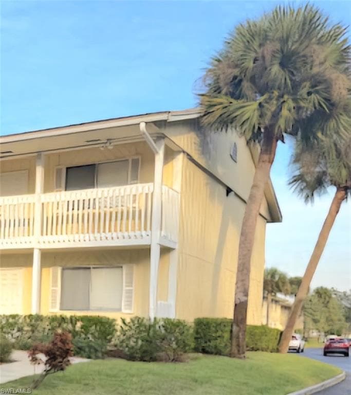 4613 Bayshore Dr B8, Naples, FL 34112-1