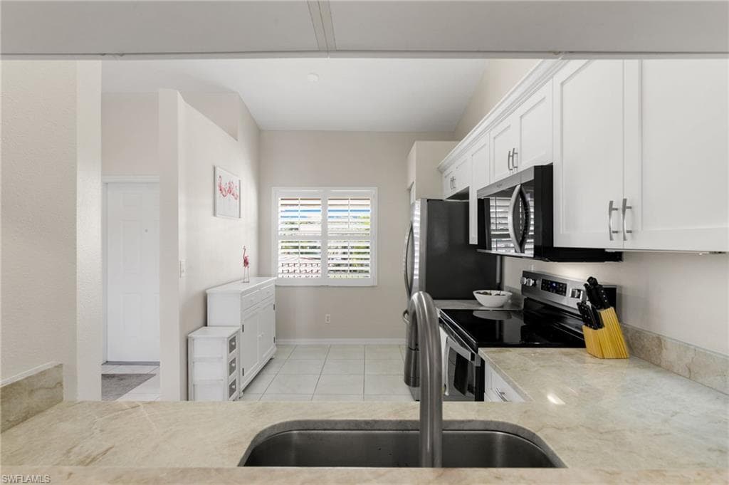 6660 Huntington Lakes Cir 204, Naples, FL 34119-9