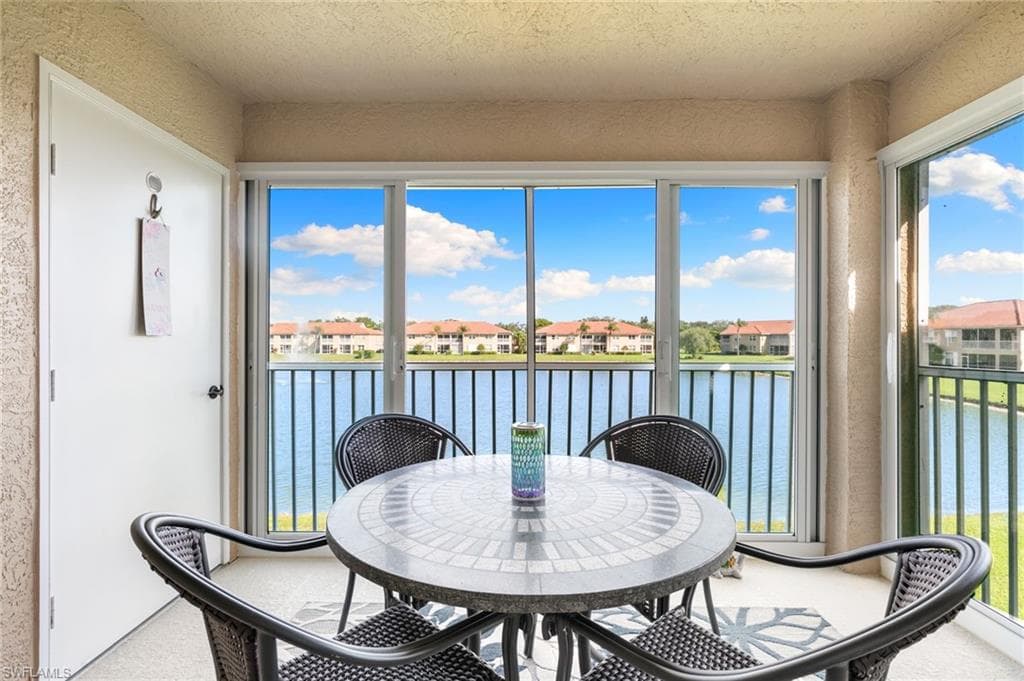 6660 Huntington Lakes Cir 204, Naples, FL 34119-23