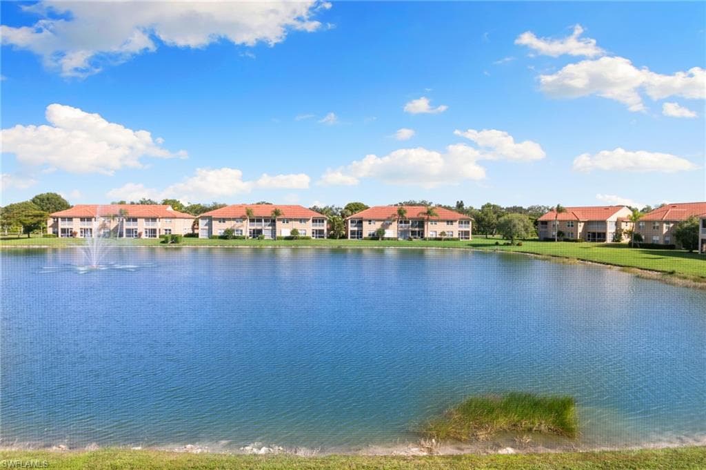 6660 Huntington Lakes Cir 204, Naples, FL 34119-25