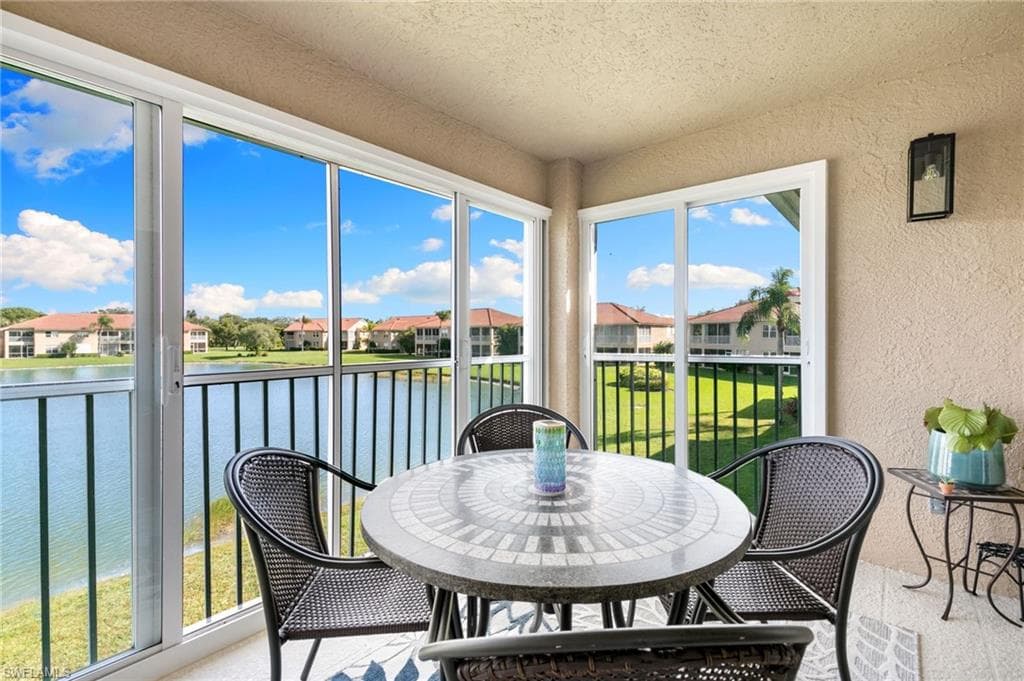 6660 Huntington Lakes Cir 204, Naples, FL 34119-1