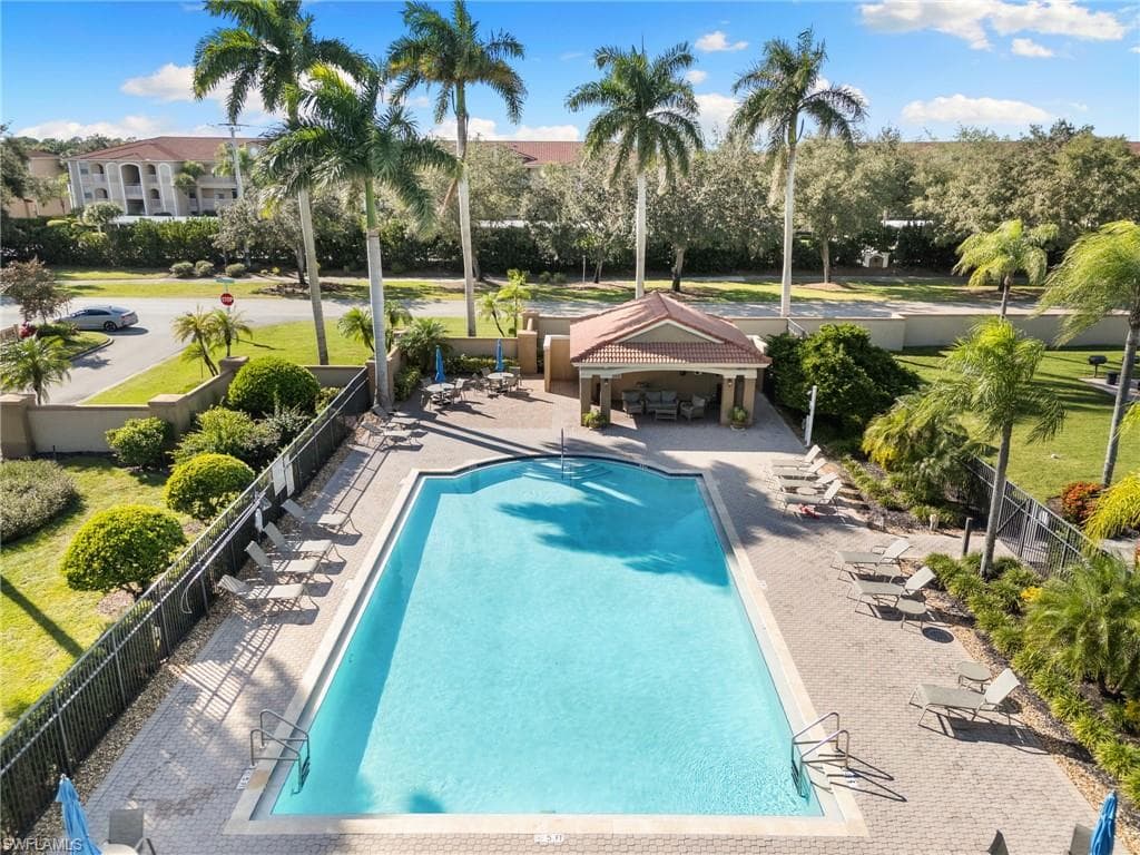 6660 Huntington Lakes Cir 204, Naples, FL 34119-30