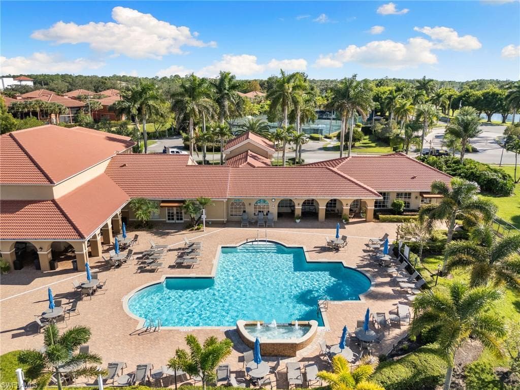 6660 Huntington Lakes Cir 204, Naples, FL 34119-32