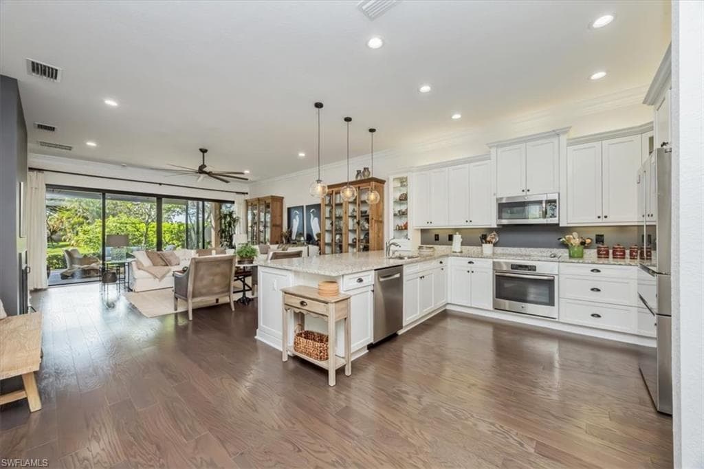 13456 Mandarin Cir, Naples, FL 34109-7