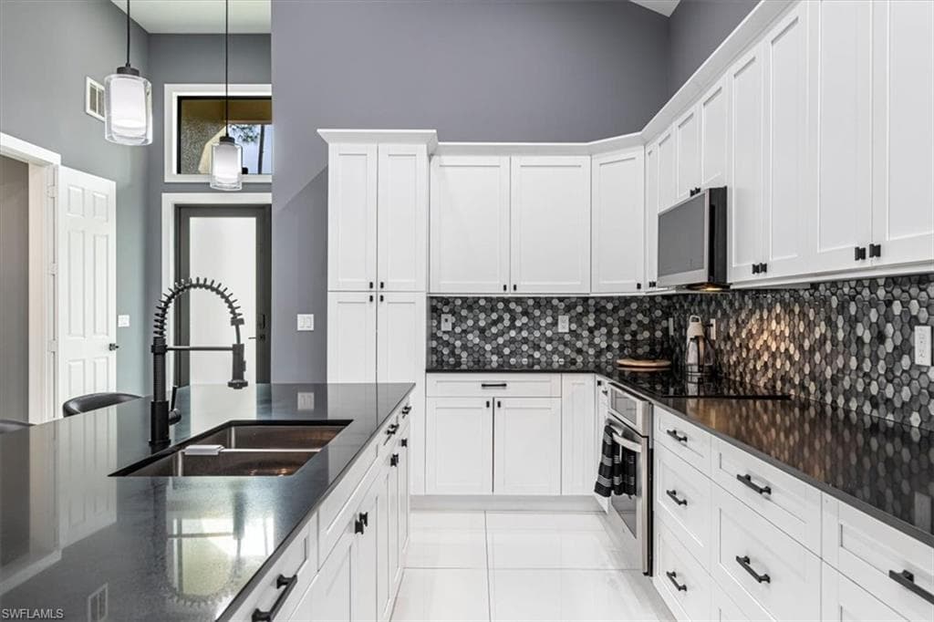 4029 2nd Ave SE, Naples, FL 34117-10