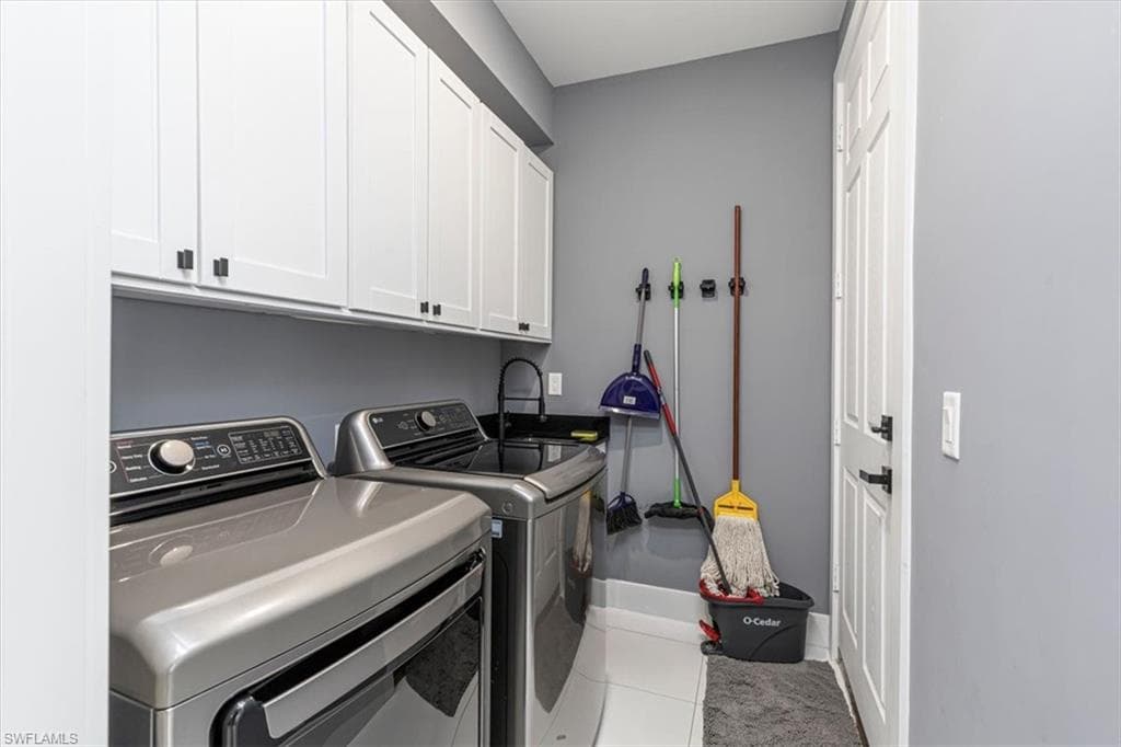 4029 2nd Ave SE, Naples, FL 34117-21