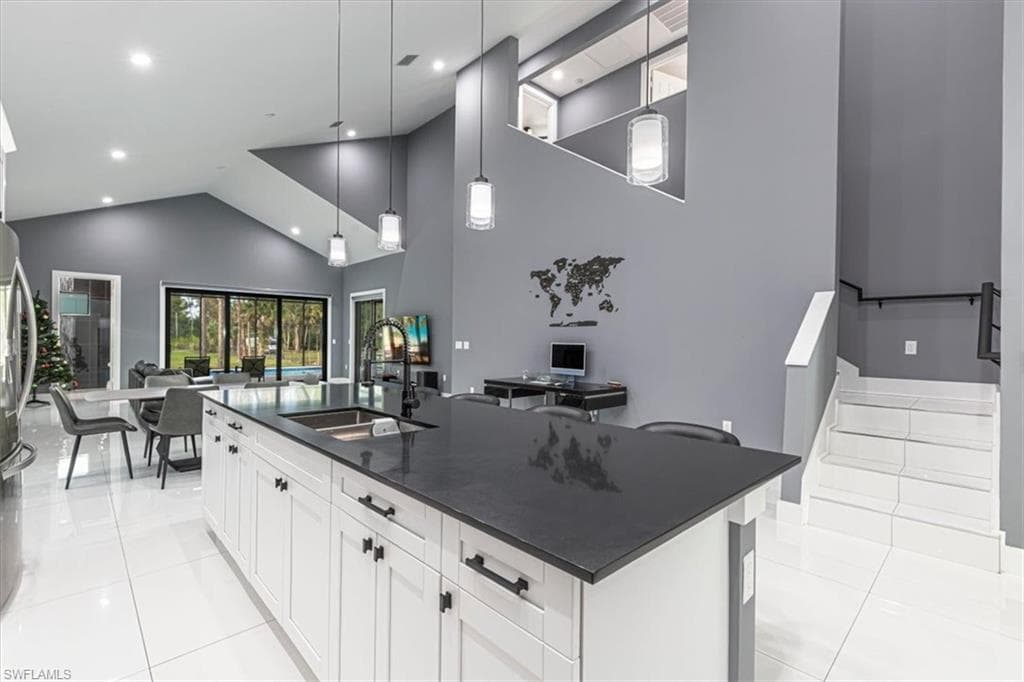 4029 2nd Ave SE, Naples, FL 34117-7