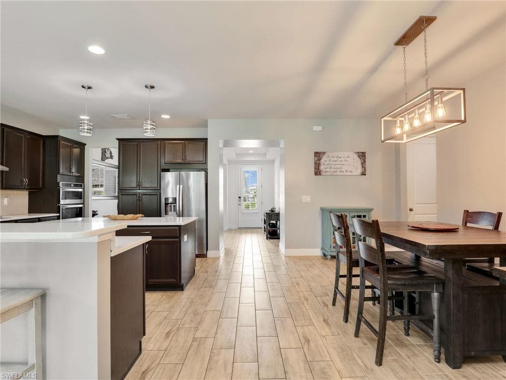 3853 Helmsman Dr, Naples, FL 34120-8