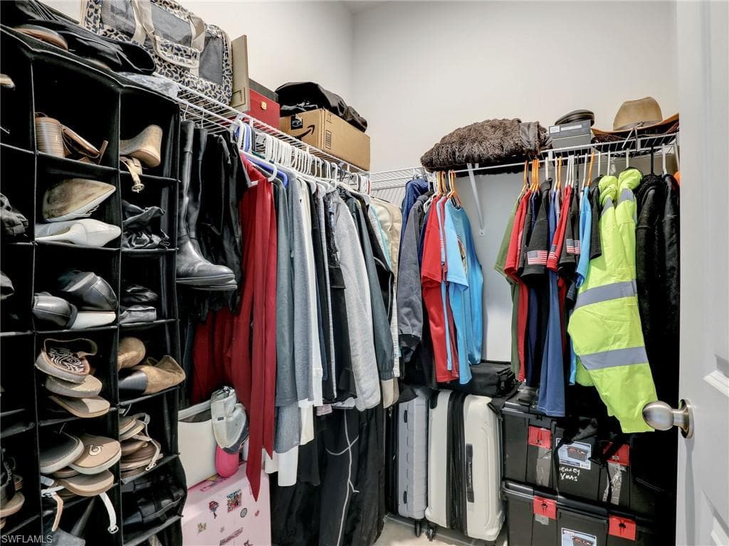 3853 Helmsman Dr, Naples, FL 34120-28