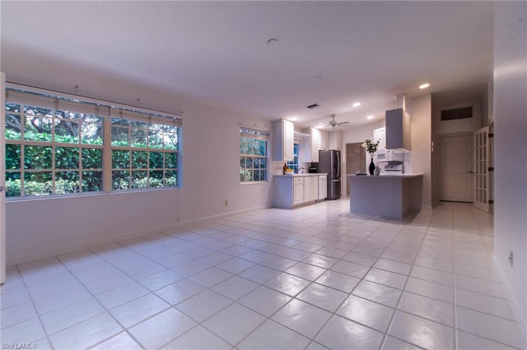 4050 Los Altos Ct, Naples, FL 34109-9